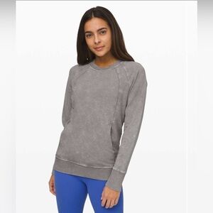 Lululemon Scuba Crew Sweatshirt Washed
Dark Chrome Gray Size 4 Women's